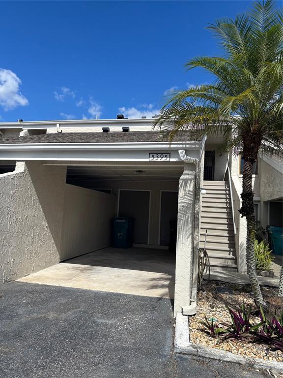 Building Photo - 5395 Vineland Rd