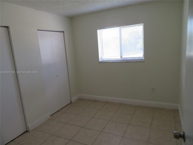 Building Photo - 26231 SW 141st Pl