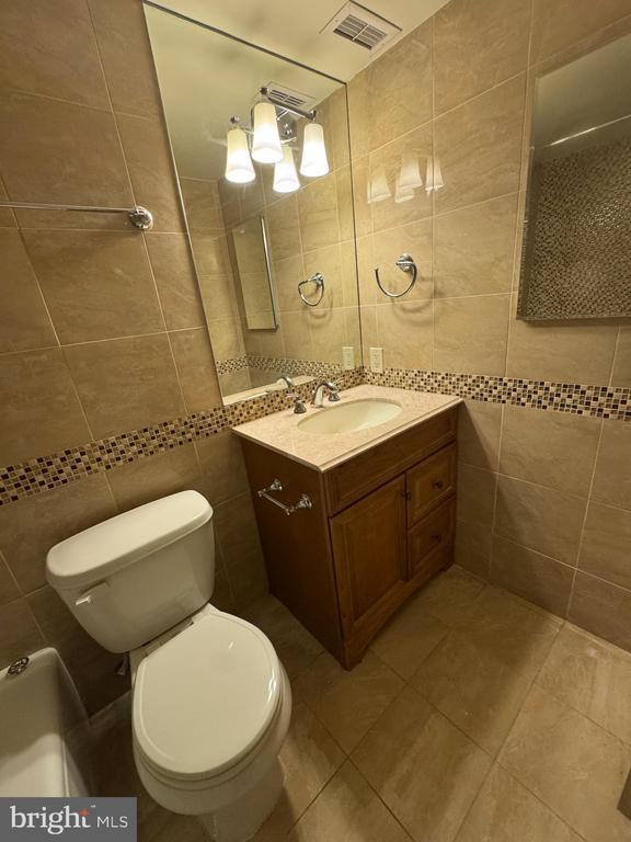 Building Photo - 5101 RIVER Rd