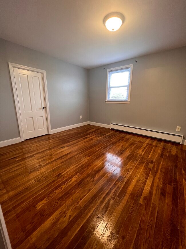 Bedroom - 30 Arch St