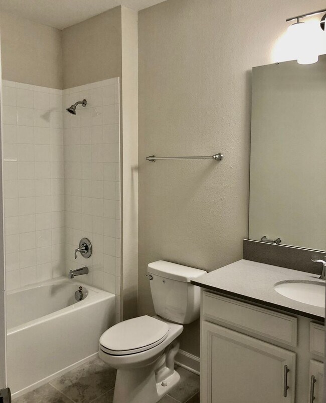 Building Photo - Townhome For Rent in Storey Lake - 3/2.5 w...