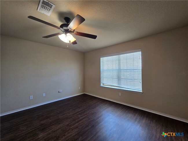 Building Photo - 292 Rosalie Dr