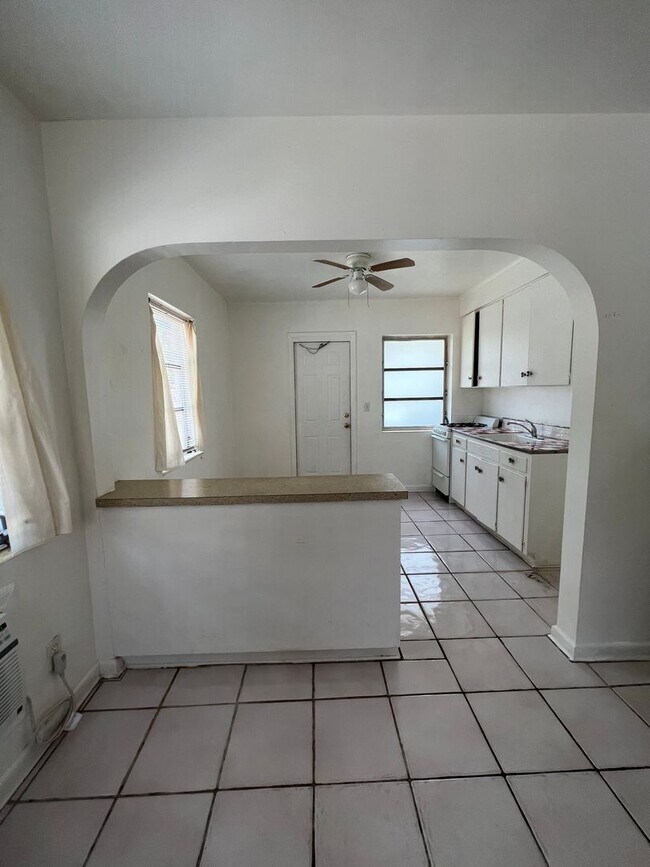 Building Photo - Beautiful 1 Bedroom Apartment for Rent!