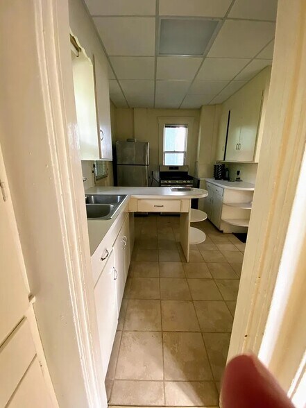 Building Photo - 1009 Michigan Ave