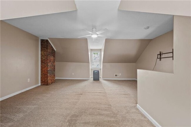 Building Photo - 841 Blossom Wy