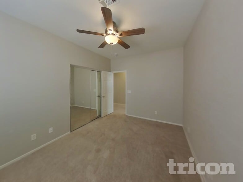 Building Photo - 2907 Extravagant Ave