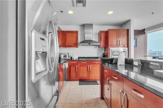 Building Photo - 4525 Dean Martin Dr