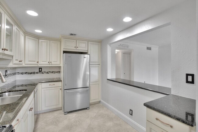 Building Photo - 740 S Federal Hwy