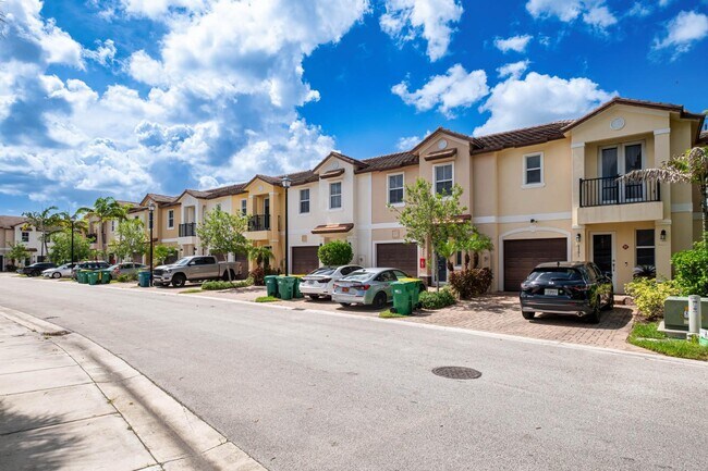 Building Photo - 7651 NW 88 Terrace