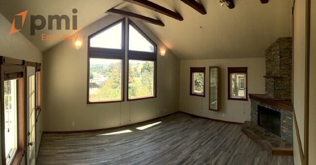 Building Photo - 539 Palms Dr