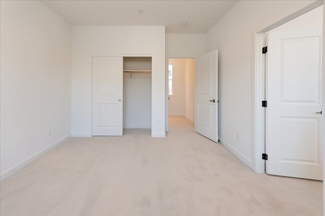 Building Photo - 1404 Mountain Laurel Rd