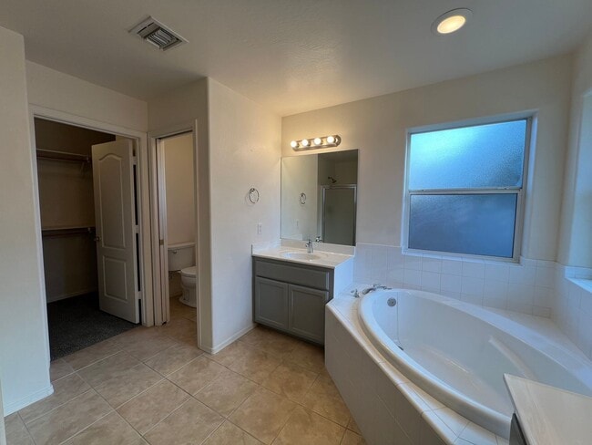 Building Photo - 4 BEDROOM IN BARKLEY RANCH!