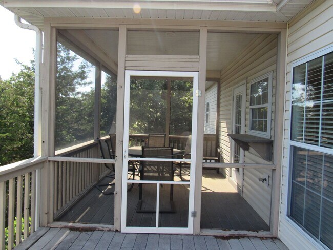Building Photo - Osage Beach house for rent