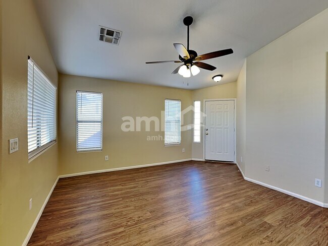 Building Photo - 11454 E Persimmon Ave