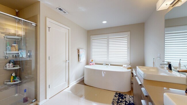 Building Photo - Auburn Lakeland Hills area/Lakeview Community- 4 bedroom 2.5 bathroom with AC - Available May 5th!