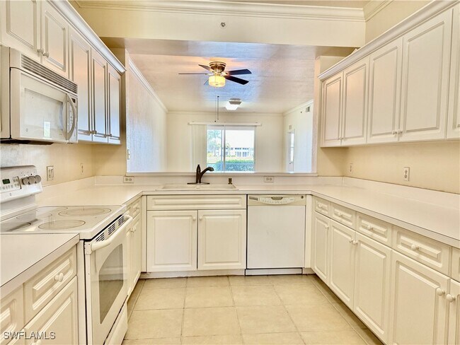 Building Photo - 8450 Kingbird Loop