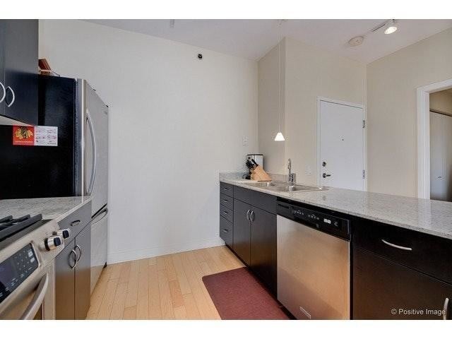 Building Photo - 8 E Randolph