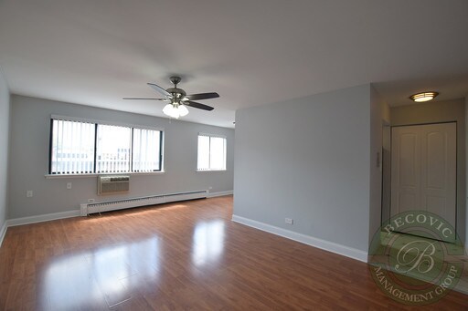 Building Photo - 5534 N Winthrop Ave