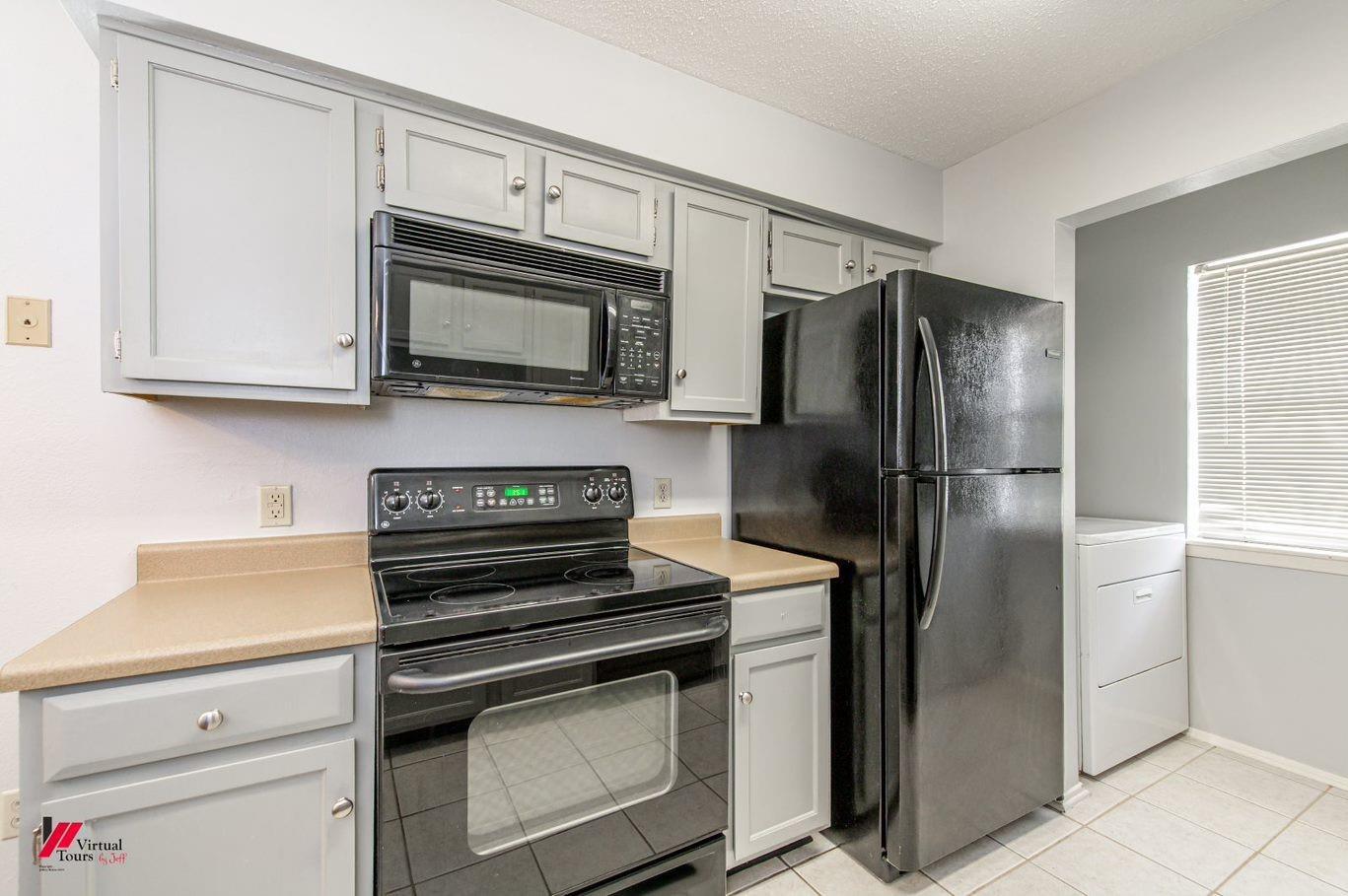Building Photo - 3636 Greenacres Place Dr