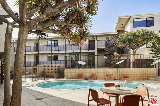 Building Photo - 12425 Texas Ave