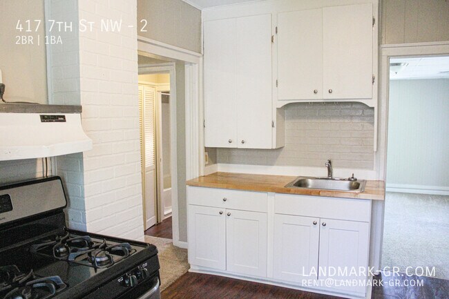 Building Photo - 417 7th St NW