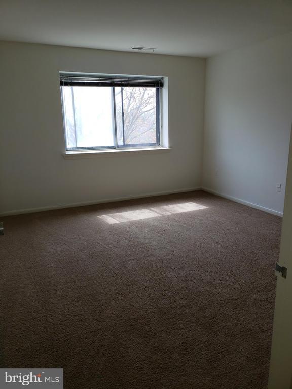 Building Photo - 130 Slade Ave
