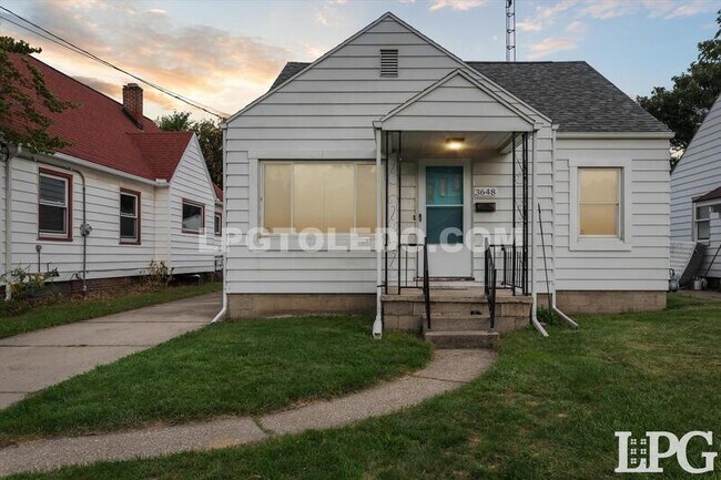 Primary Photo - 3648 Watson Ave