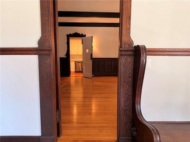 Building Photo - 412 Bellevue Ave