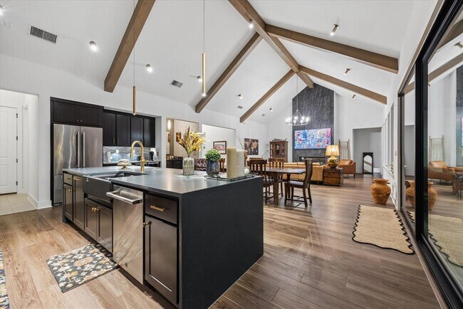 Building Photo - 437 Trabuco Bnd