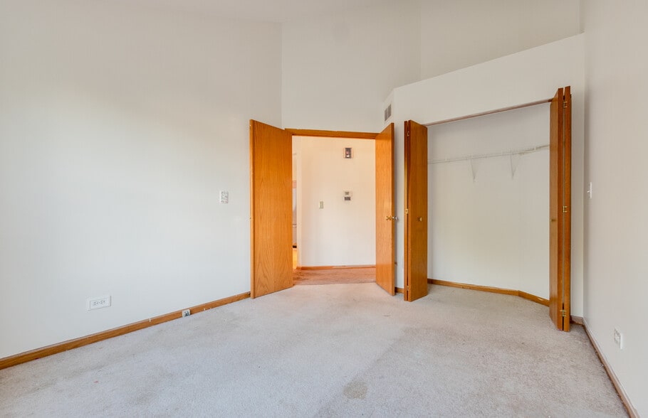 Building Photo - 992 Manchester Cir