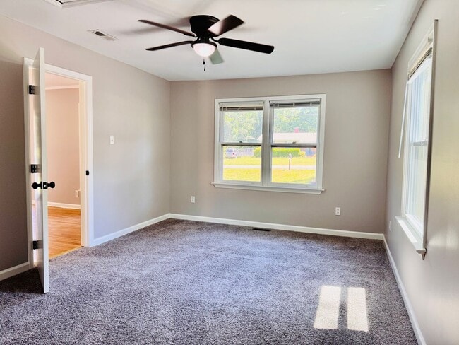 Building Photo - 4 BEDROOMS + 3 BATHS in Butner