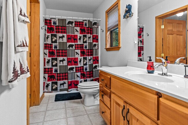 Building Photo - 4050 Henson Rd