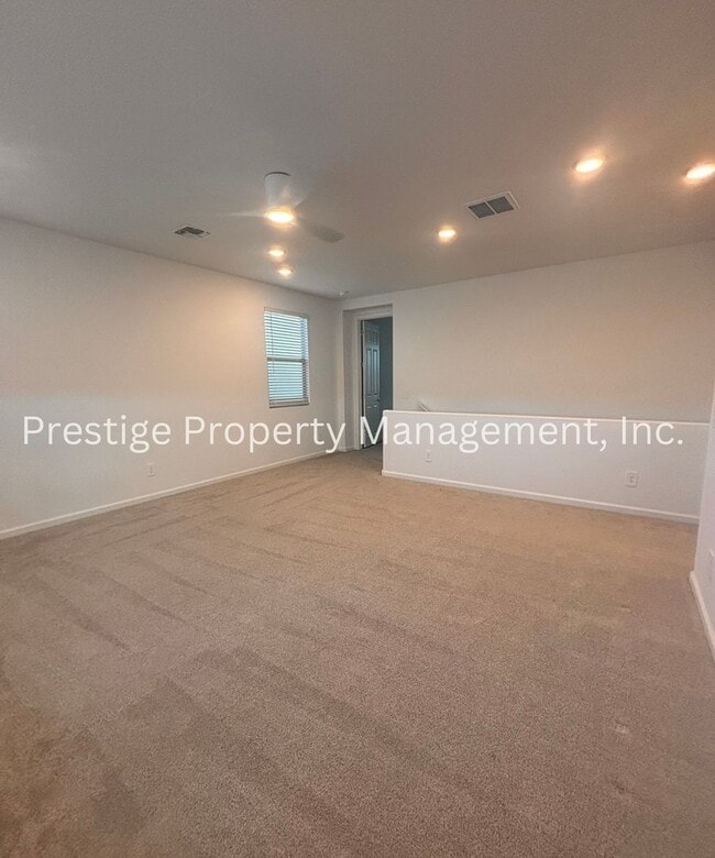 Building Photo - Beautiful 2/2 2-Story West Side Home With ...