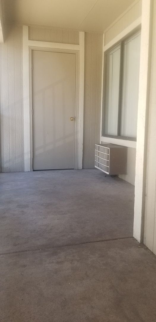 Building Photo - Bright 2-Bedroom Condo Ready for Move-In