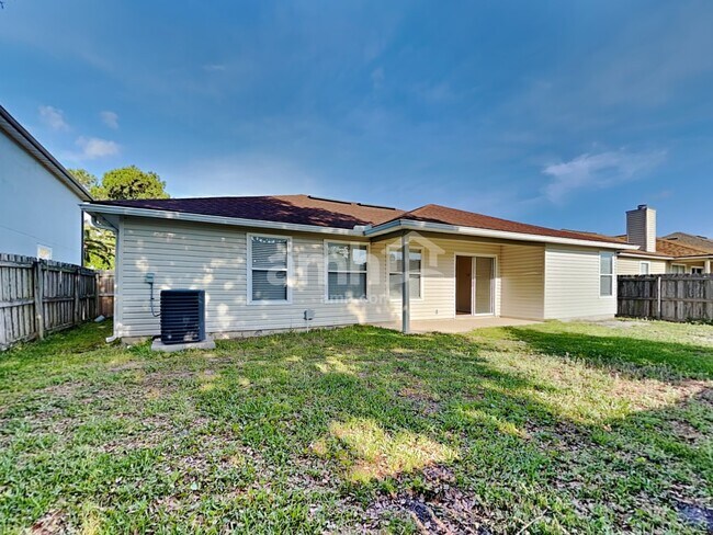 Building Photo - 985 Hyannis Port Dr