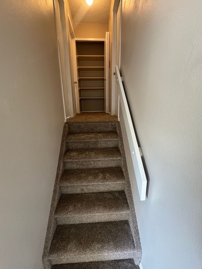 Building Photo - Lovely 3 bedroom 2 bath in North Colorado Springs