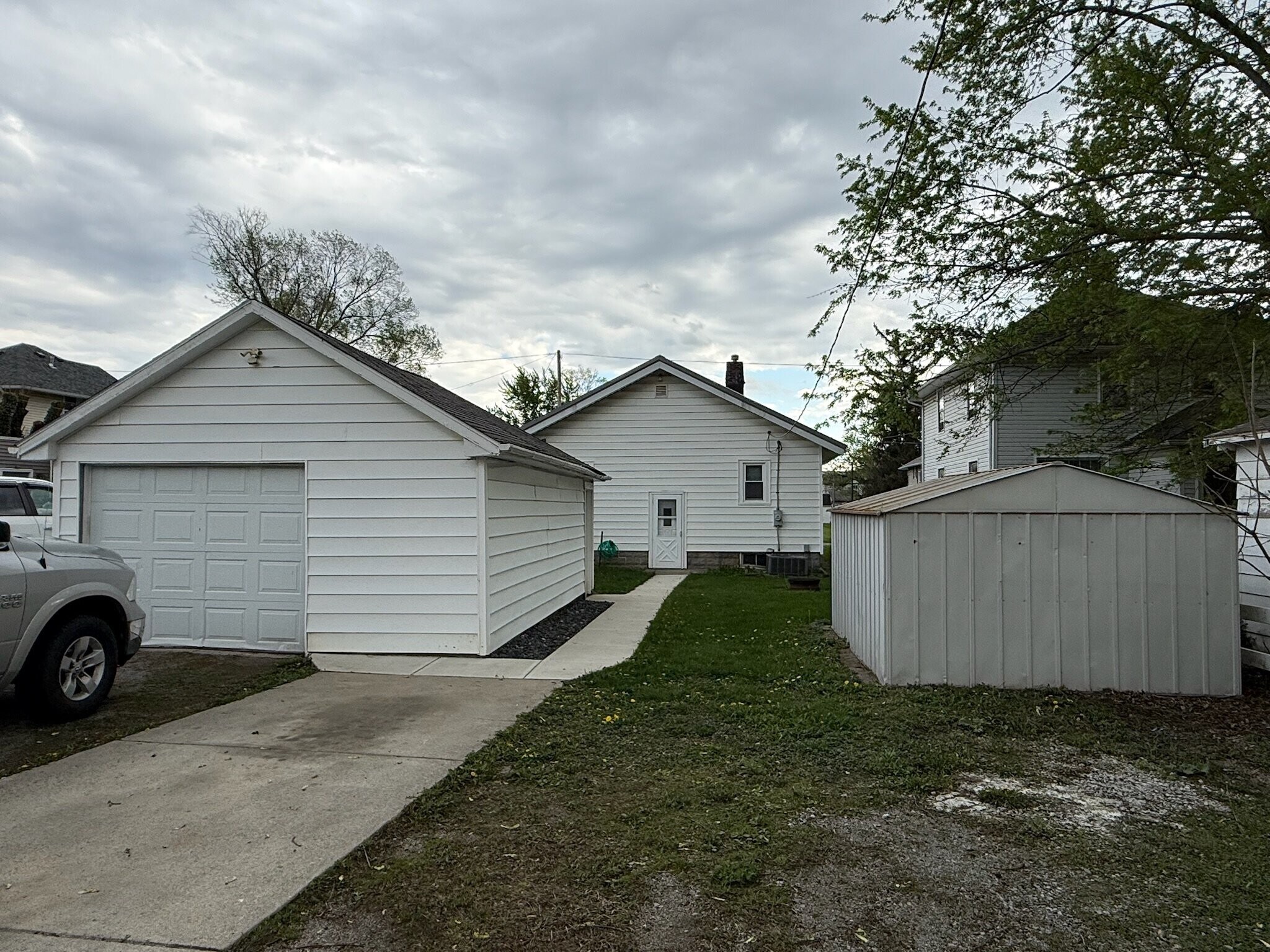 Building Photo - 918 Leland Ave