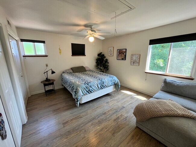 Building Photo - 1526 Whedbee St