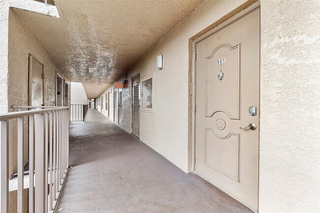 Building Photo - 4550 NW 18th Ave