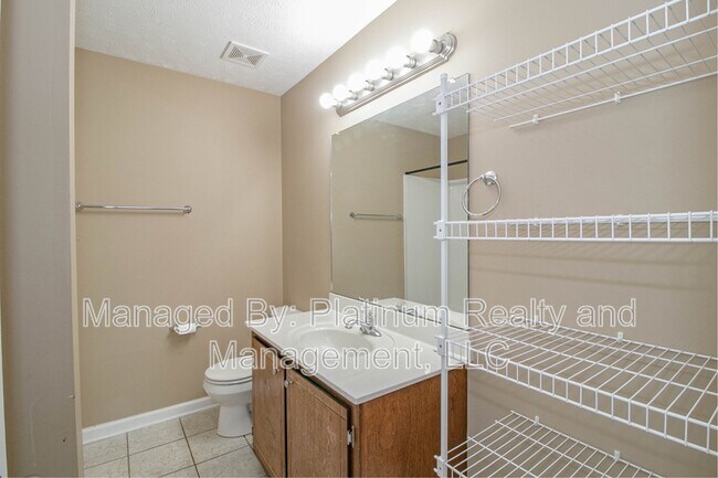 Building Photo - 1449 Mutual Dr