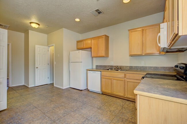 Building Photo - 727 Stampede Dr
