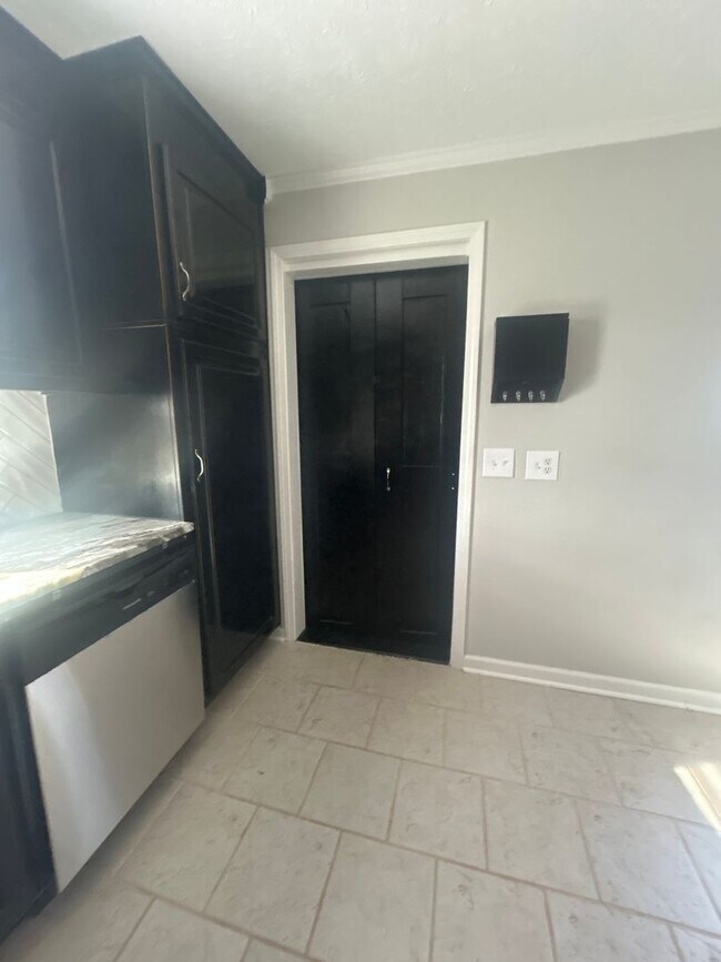 Building Photo - 266 Lilly Way