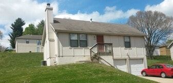 Single family home - 3242 N Virginia Ave