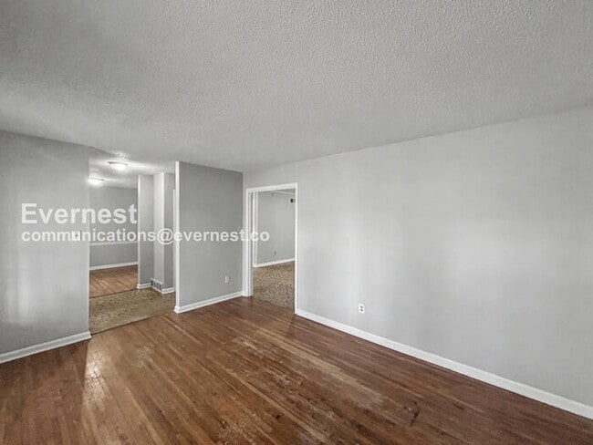 Building Photo - 3199 Gina Dr