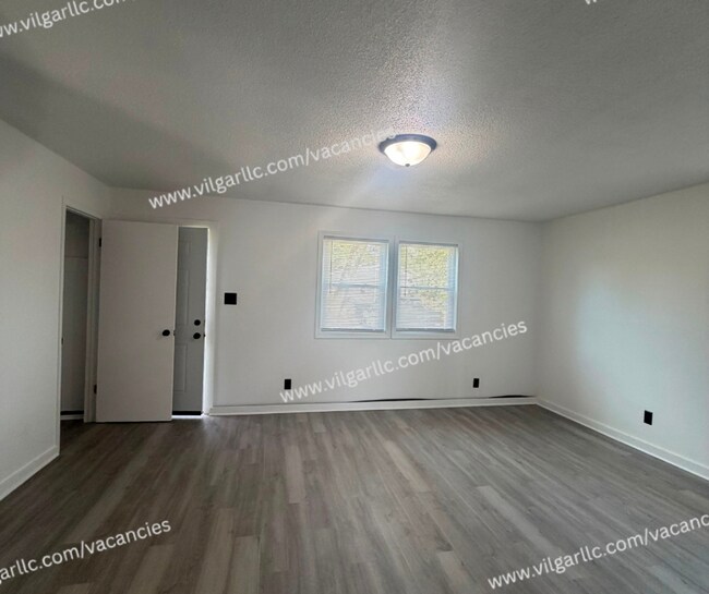 Building Photo - 5121 E 10th Ave
