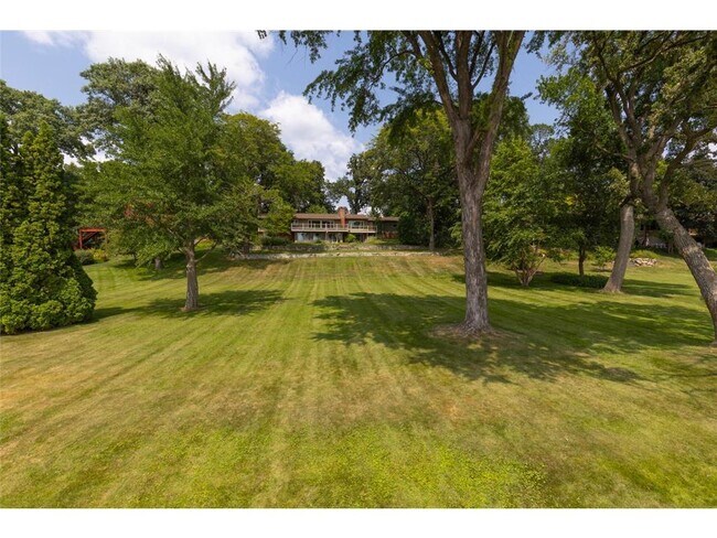 Building Photo - 6400 Greenbriar Ave