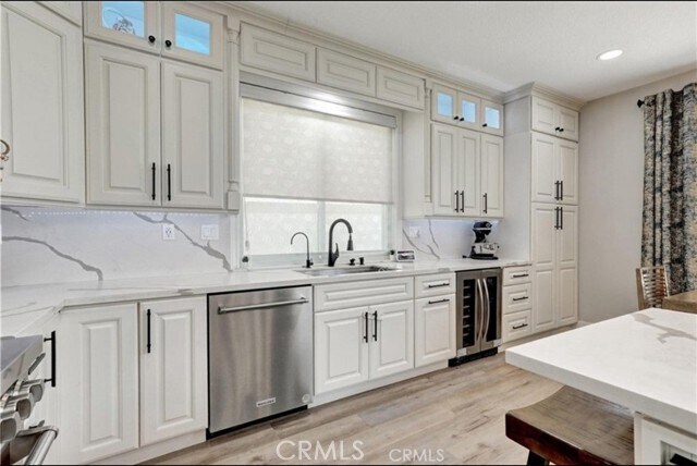 Building Photo - 575 Rembrandt Dr