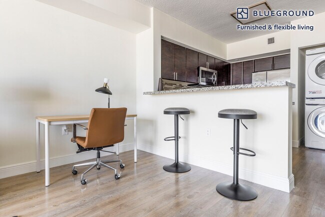 Building Photo - 987 SW 37th Ave