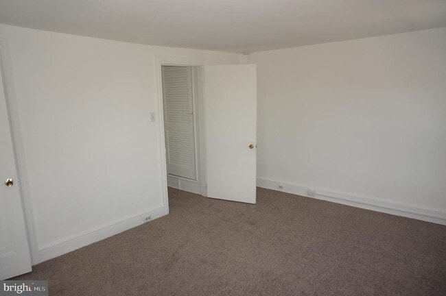 Building Photo - 727 Haws Ave