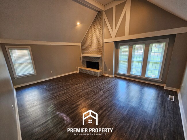Building Photo - Luxury Germantown Living | 3BR/2BA in Poplar Estates | Houston High District